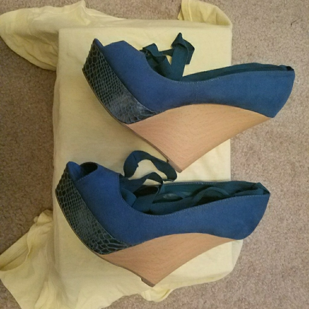 Shoes - Heels - Jennifer Lopez